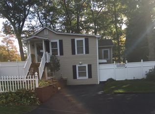 7 Evergreen Rd, Rocky Point, NY 11778