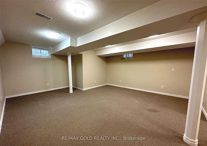 Oakville Townhouse for rent - 3 Bedrooms — photo 28