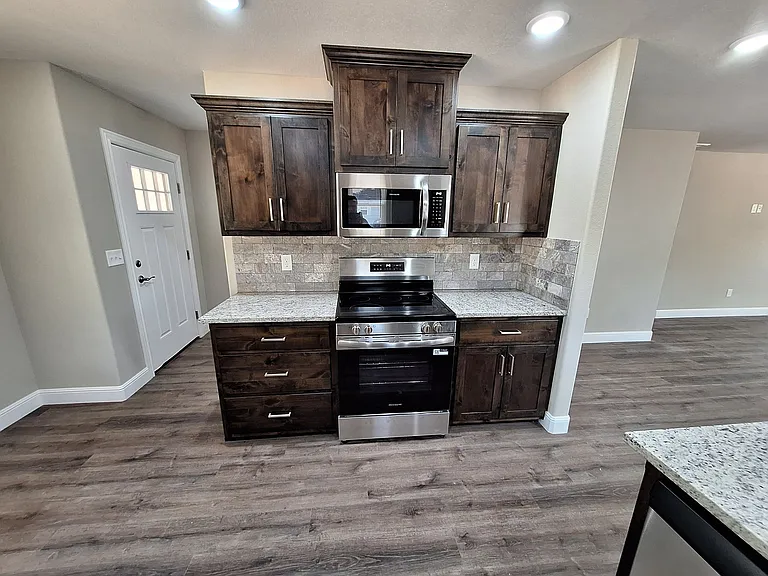 3030 W Perkins St — Photo 4