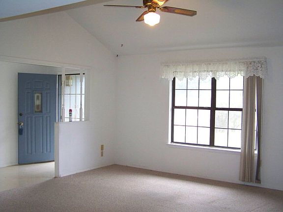 3rd image of 121 Homestead Dr