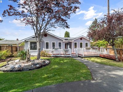 409 Pacific Ave, Brookings, OR, 97415