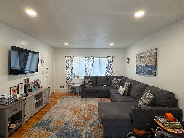 91 Thornycroft Ave #1 — Photo 3