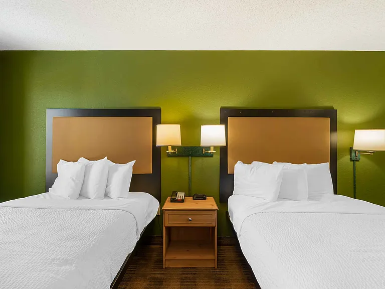 Studio Suite - 2 Full Beds