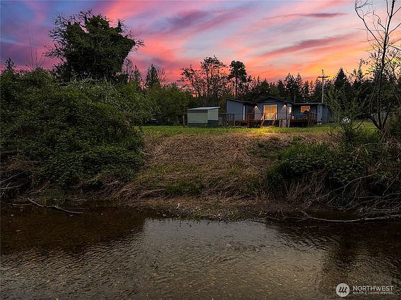 2nd image of 18707 Old Camp Lane SE