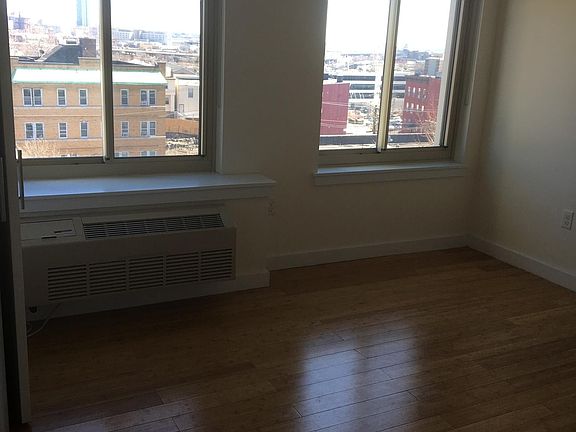 5th image of 19 Rock St APT 409