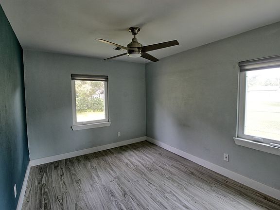4th image of 3027 E Crystal Lake Ave