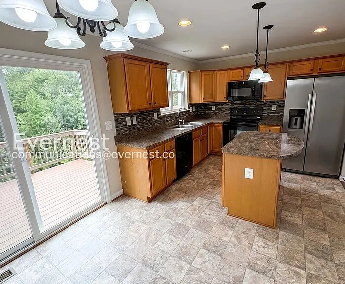 2342 Silver Fox Way — Photo 4
