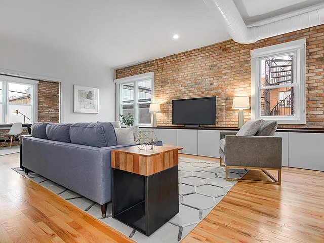 1742 N Winchester Ave #203 — Photo 5