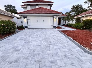 1148 Jardin Dr, Naples, FL 34104
