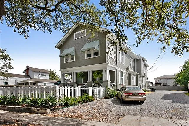 1 bed, 1.0 bath, 400 sqft, $925 — Photo 2