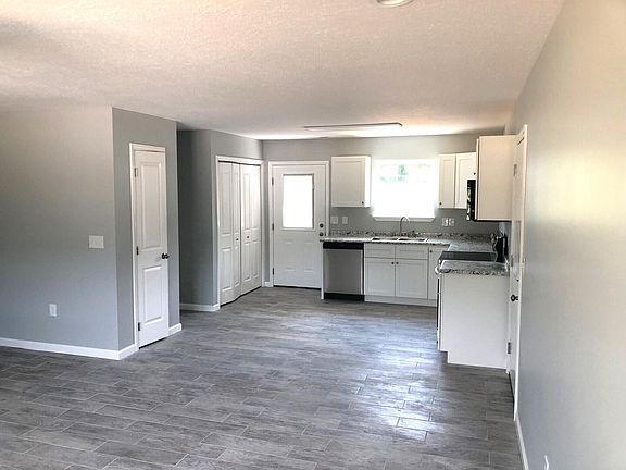 3rd image of 190 Marion Farms Dr