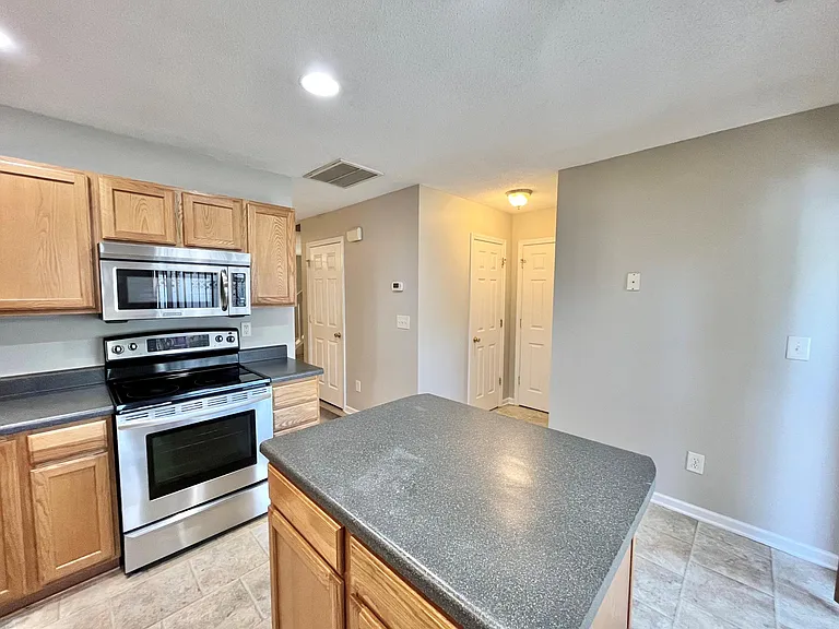 2025 McNeil Paper Ct — Photo 7