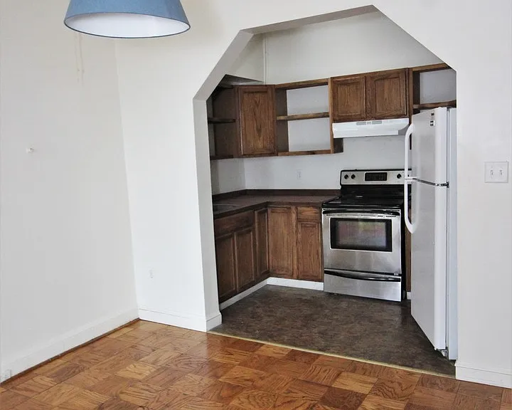 1513 Bolton St. — Photo 31
