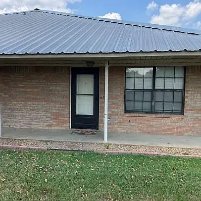 1 bed, 1.0 bath, 4444 sqft, $900 — Photo 1