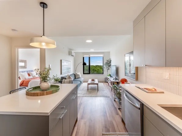 873 Communipaw Avenue image 29 of 90