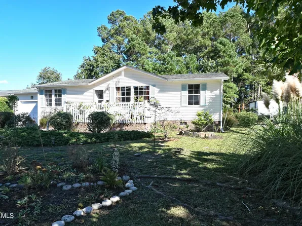 907 Palmer Drive, Carolina Shores, NC 28467