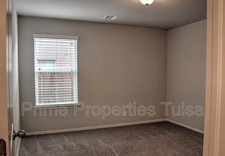 3208 W Fredericksburg St — Photo 14