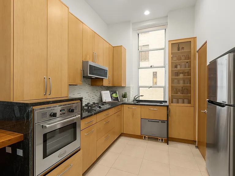 11 W 81st St #1C — Photo 5