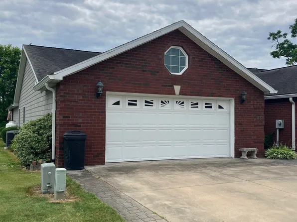 48 Turnberry Ln, Parkersburg, WV 26101