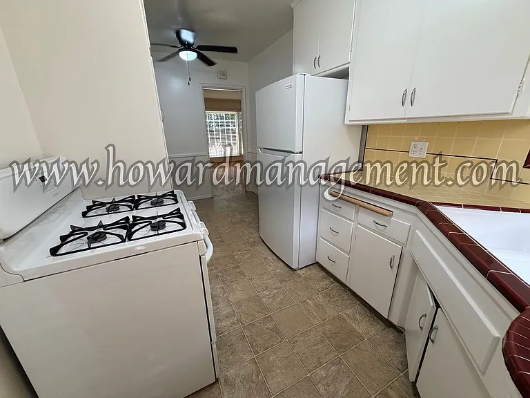 1048 Corning — Photo 5