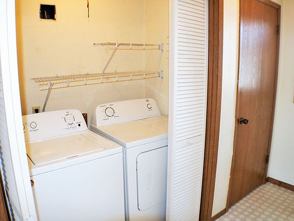 5th image of 752 Westwinds Dr APT 2