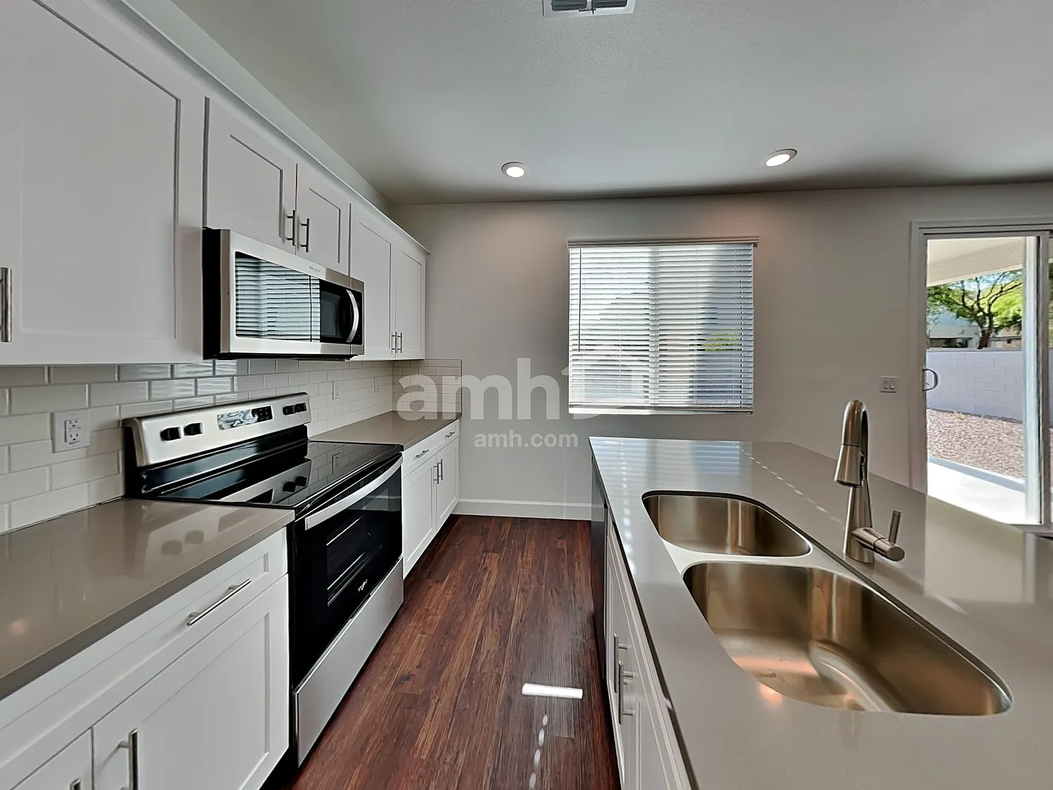 3 bed, 2.5 bath, 1766 sqft, $2,275 — Photo 3