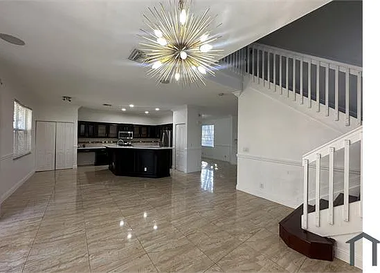 124 Canterbury Pl — Photo 15