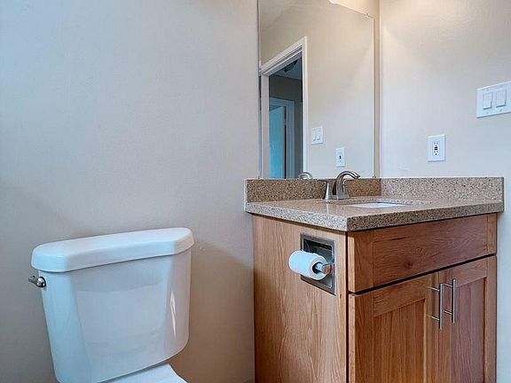 4th image of 216 San Luis Ave APT 5