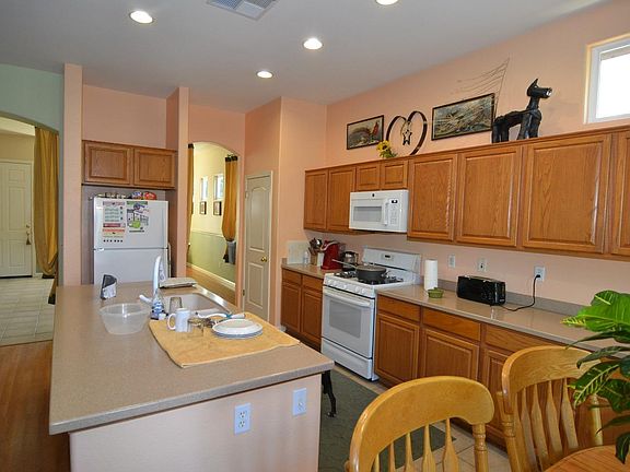4th image of 3445 Summer Dr
