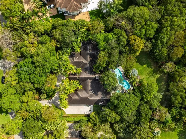 (undisclosed Address), Coral Gables, FL 33156