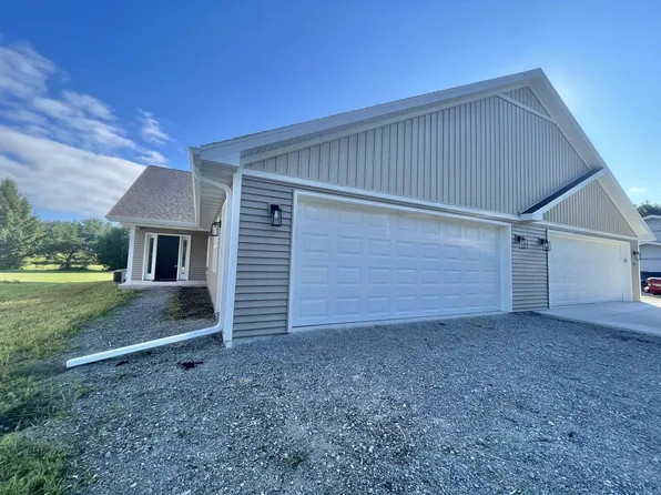 W274 Madison AVENUE, Ixonia, WI 53036