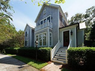 62 Hopetown Rd, Mount Pleasant, SC 29464