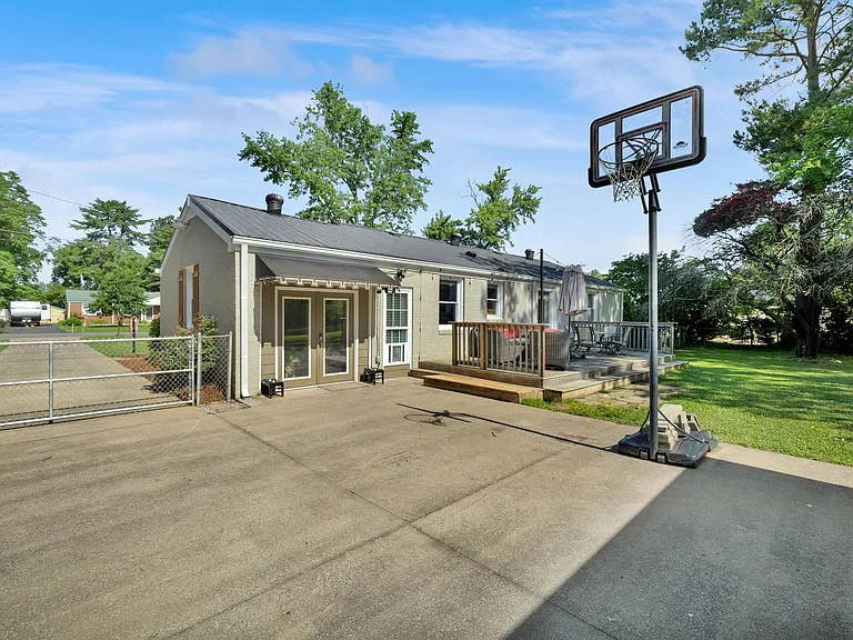 1610 Leaf Ave — Photo 22