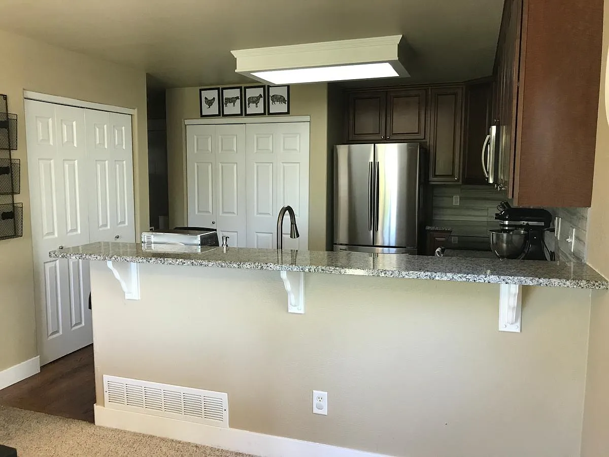 4 bed, 2.5 bath, 2429 sqft, $3,100 — Photo 4