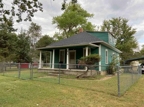 202 Lincoln Ave, Saint John, KS 67576