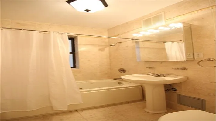 Sold by Fenwick Keats Real Estate | media 26