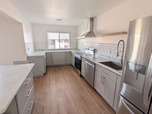 3rd image of 5350 Camelot Dr APT 10