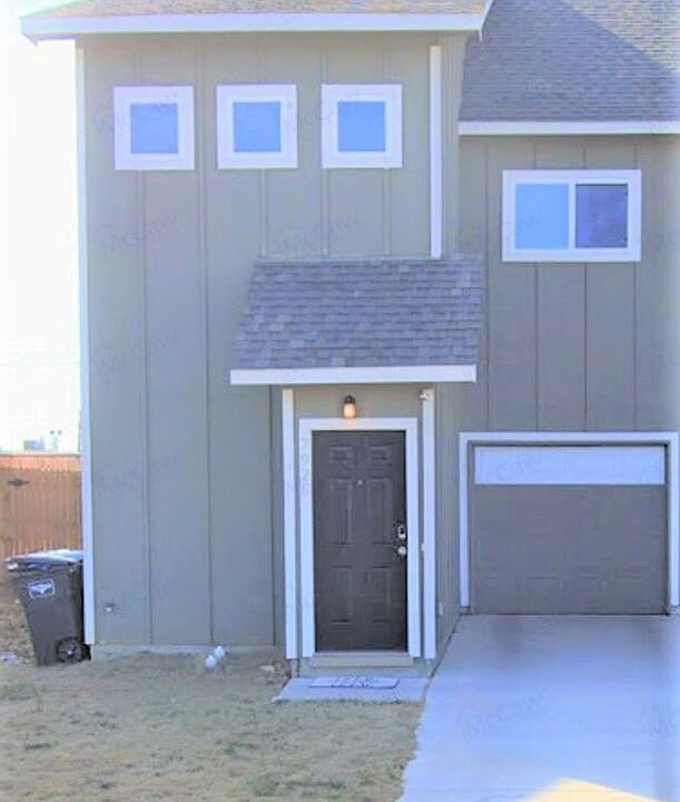 1st image of 7925 Doreen Ave