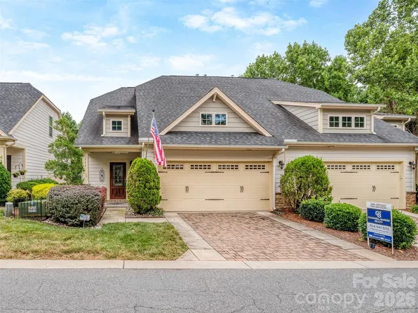 111 Coral Ln, Mooresville, NC 28117