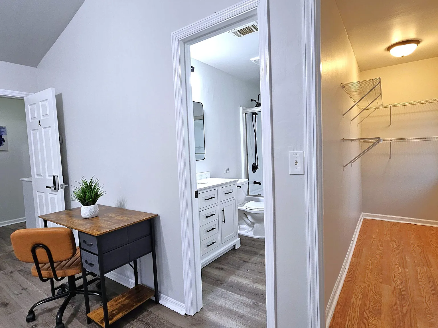 4 bed, 5.0 bath, 3100 sqft, $1,239 — Photo 4