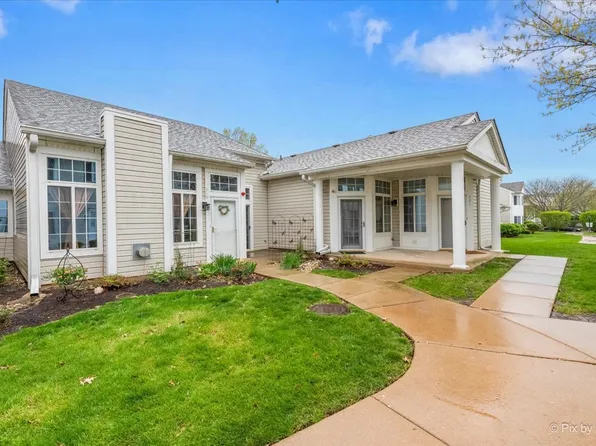 719 E Victoria Cir #719, North Aurora, IL 60542