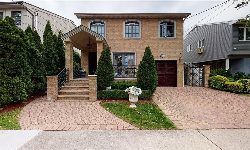 1st image of 248 Whitman Dr