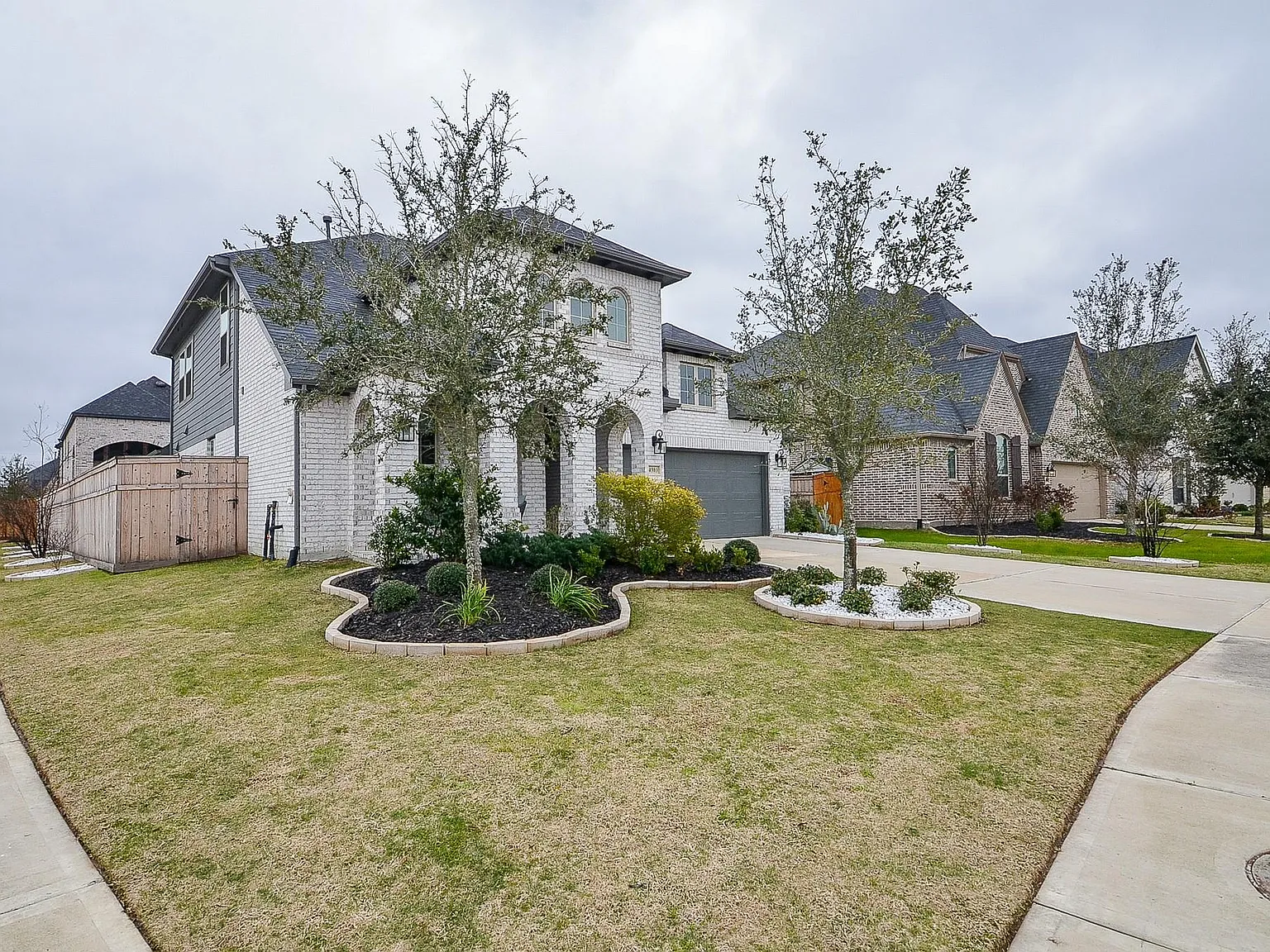 4 bed, 3.0 bath, 2877 sqft, $3,500 — Photo 2