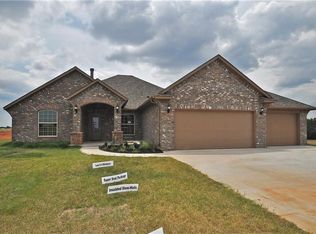 2107 E Sooner Rd, Tuttle, OK 73089