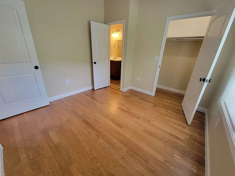 Forrest Edge Townhomes! - 4bd/4ba: Centrally Located! Upscale Student Living! — Photo 14