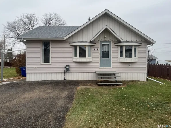 318 7th Avenue W, Rosetown, SK S0L 2V0