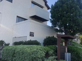 1242 River Glen Row
