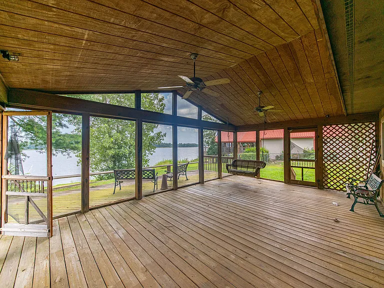 671 Riverview Dr — Photo 21