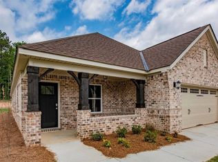 1721 Cannongate Dr, Opelika, AL 36801