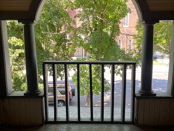 4th image of 5028 N Nelson St #3